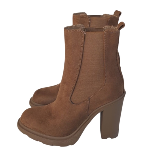 Nine West Shoes - Nine West Faux Suede Ream Chelsea Heeled Boots 7M Cognac Pull on Style